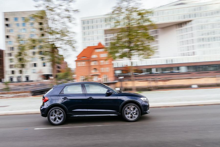 Audi A1 citycarver 2019 года  (WW) (фото 11 из 20)